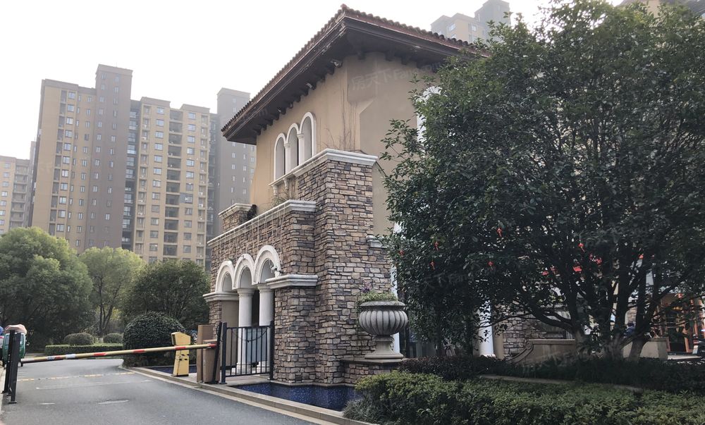 24平4居 南向精装修 自住保养好,常州新北龙虎塘九洲花园二手房 四室