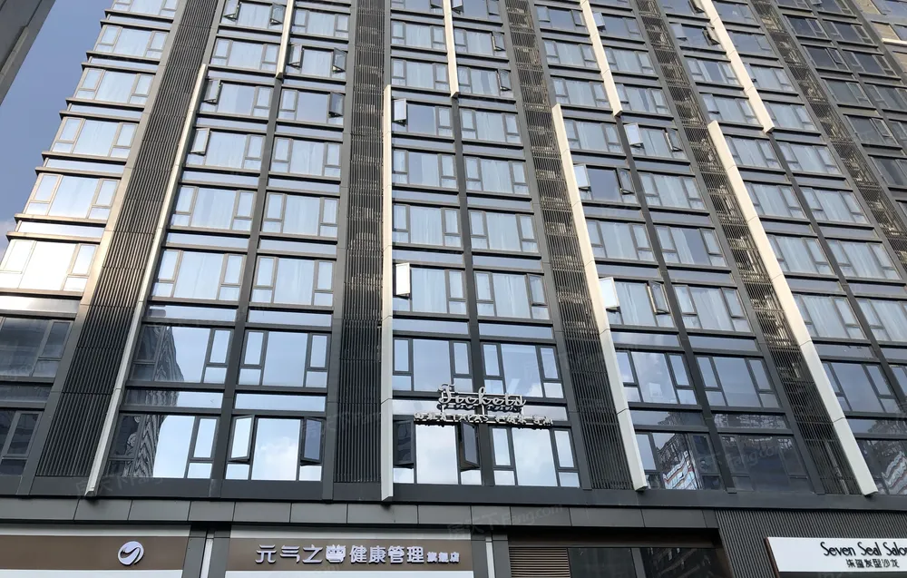 誉峰遇见公寓小区租房,三室三厅,高新区金融城誉峰m4二十日寸管家全天