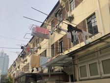 产权新式里弄产权清晰一层两户挑高客厅有20平露台