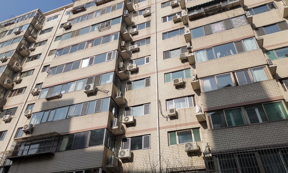 拥金1金达园商品房三室精装修过五年可贷款