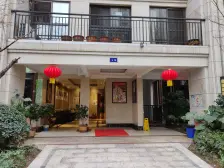 盘龙商圈,户型方正,住家装修,诚心出售