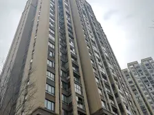 业主急售 正看江,正规两房,中间楼层 朝中庭