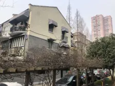 静安寺带阁楼的老公寓!南北通3房东边套,采光通透