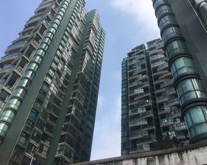 此房户型周正,业主诚心出售,随时看房。