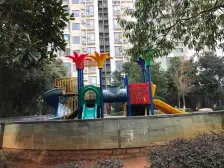 环境优美,交通便利,购物方便。阳光充足