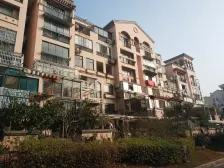 复式楼 带上下60多平露台 住家装修