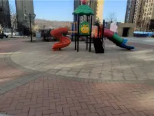 精装修南北通透户型方正近车站近公交!拎包可以入住!