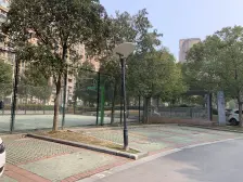 户型方正 价格合适,业主诚意出售!毛坯房 楼层位置好