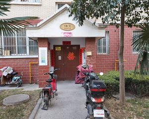 低楼层,户型好,小区环境优美,交通便利