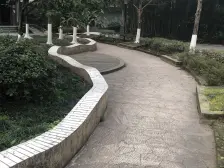 此房户型方正 中间楼层 交通便利配套齐全