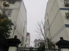 吴衙场21号门口一楼带开门门面,可以做生意,學区未用,随时看