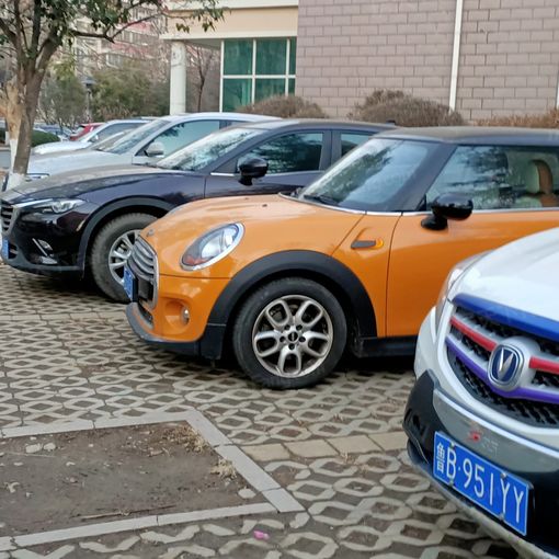  ˳�¾�С��4��2��2���ϳ���2200.00Ԫ/�³��� 