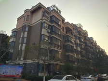 幸福时光一期 南北通透,采光好 装修好,环镜优美 视野好,诚心出售