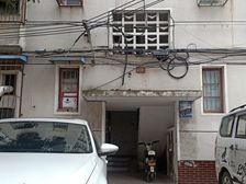 交通方便,配套设施齐全小区安静舒适