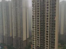 南宁经开区汇东星世界二期 中装四房 户型好 诚心卖