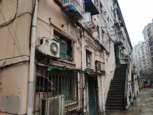 主卧朝南,环境优美,交通便利,居家装修