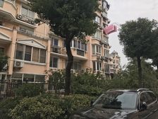 客厅带阳台、交通便利、居家装修、南北通透,复式四房