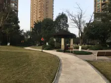 康田少见的清水了两房,看房方便价格可以谈!