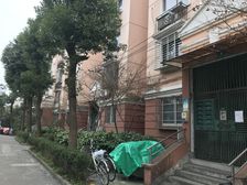 南北通板房,1T2户,标杆小区,中间楼层,配套成熟,诚意出售