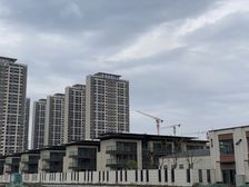 云樾东方精装小三室,好楼层,地铁口,诚心出售