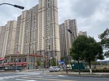 房子楼幢好,楼层好,采光好,适合居住