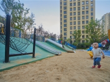 新上玉兰四期 百万装修 4室洋房 有车位