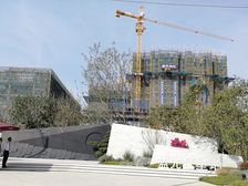 蓝光星珀,交通方便.地铁四号线旁