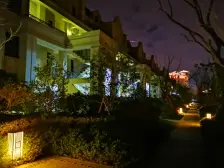 下叠花园别墅,带花园和地下室,有产权车位,看房方便