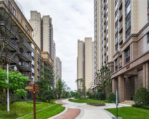 天悦龙栖台3室2厅东南