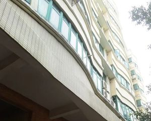 禅城绿景居现在大步梯中层有机会加装电梯