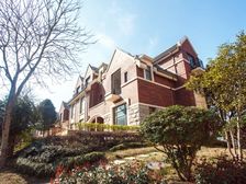 绿地中山铂邸 5室3厅 南 北