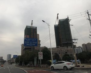 五江天街1室1厅南北