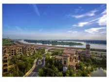 金奥湘江公馆联排边户别墅带双车库花园200多平米