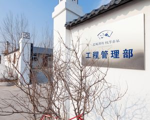 小区是近几年的新小区,别墅区小区,环境优美舒适!