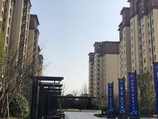 精装修大四房,有车位,业主诚售急售