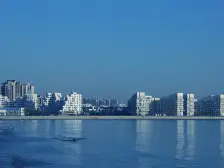 联体别墅,前后大院,户型好,采光足。