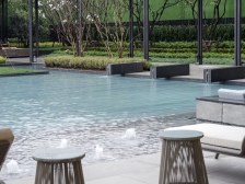 电梯房,两房朝南,客厅朝南,繁华地段,近地铁,精装修,带产权车位,刚需好房