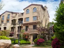 边单元边户,一二楼带个南向的大院子的双气小区