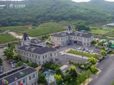 南北通透,采光好,地势高,三面环山一面向海