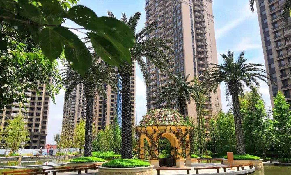 急售龙洲湾恒大新城精装洋房上证133平103万