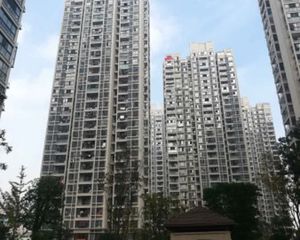 房子低楼层.有太阳看小区绿化无不利因素