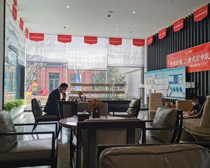 新小区,电梯房,农大。南门外陪读,北大金秋,精装