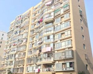 万瑞嘉园4室1厅南