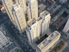 中航国际 封闭小区 楼层好 无遮挡 90万精装修基本没住