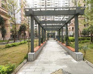 国栋南园贰号3室2厅东南