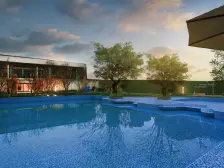 洋房中间楼栋,户型方正,随时可以看