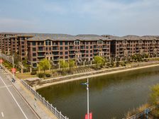 江海天成三房小洋房,环境好,诚心出售