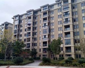 出售金陆田园电梯房毛坯随时看房
