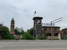 云巴站旁小高层,三房双卫。出行很方便