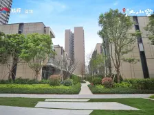 业主诚心出售,中高楼层,精装修9.9成新,拎包入住